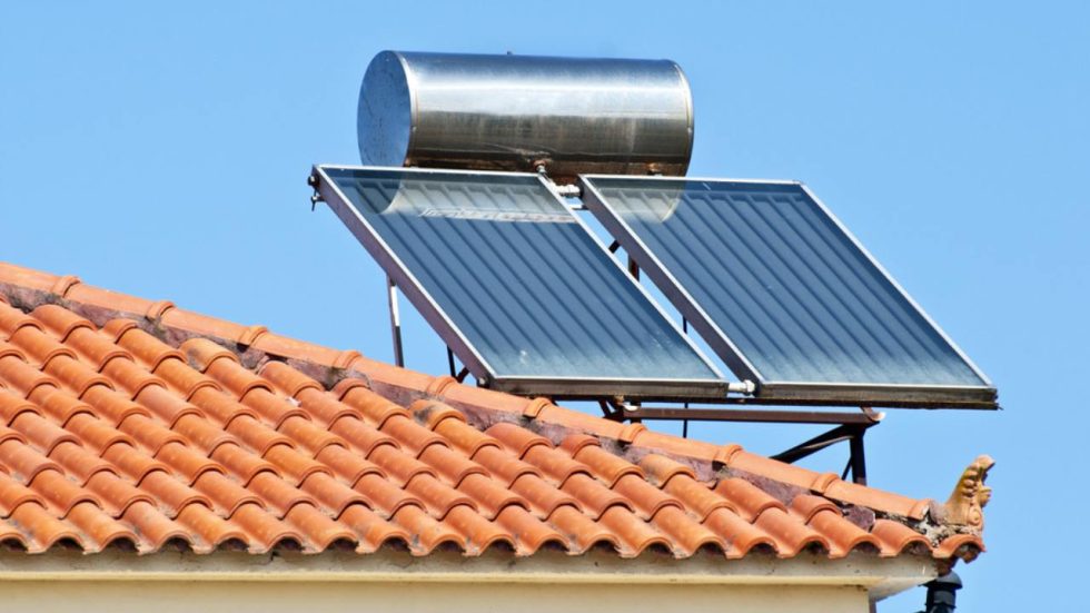 How Does A Solar Hot Water Heating System Work?