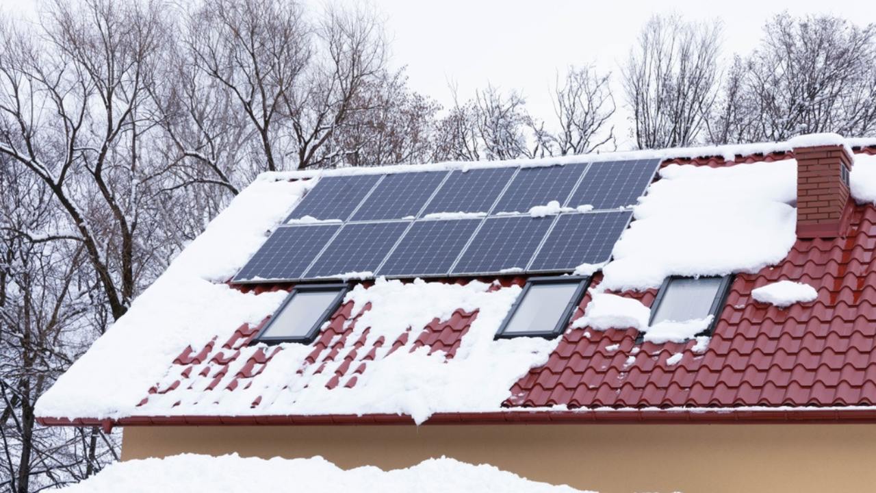 ice-covers-solar-panels